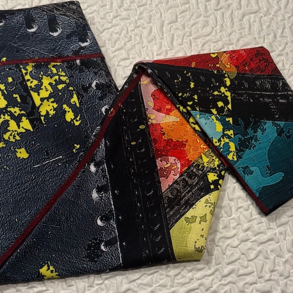 Colorful abstract leggings. One size fits most. - Picture 11 of 12